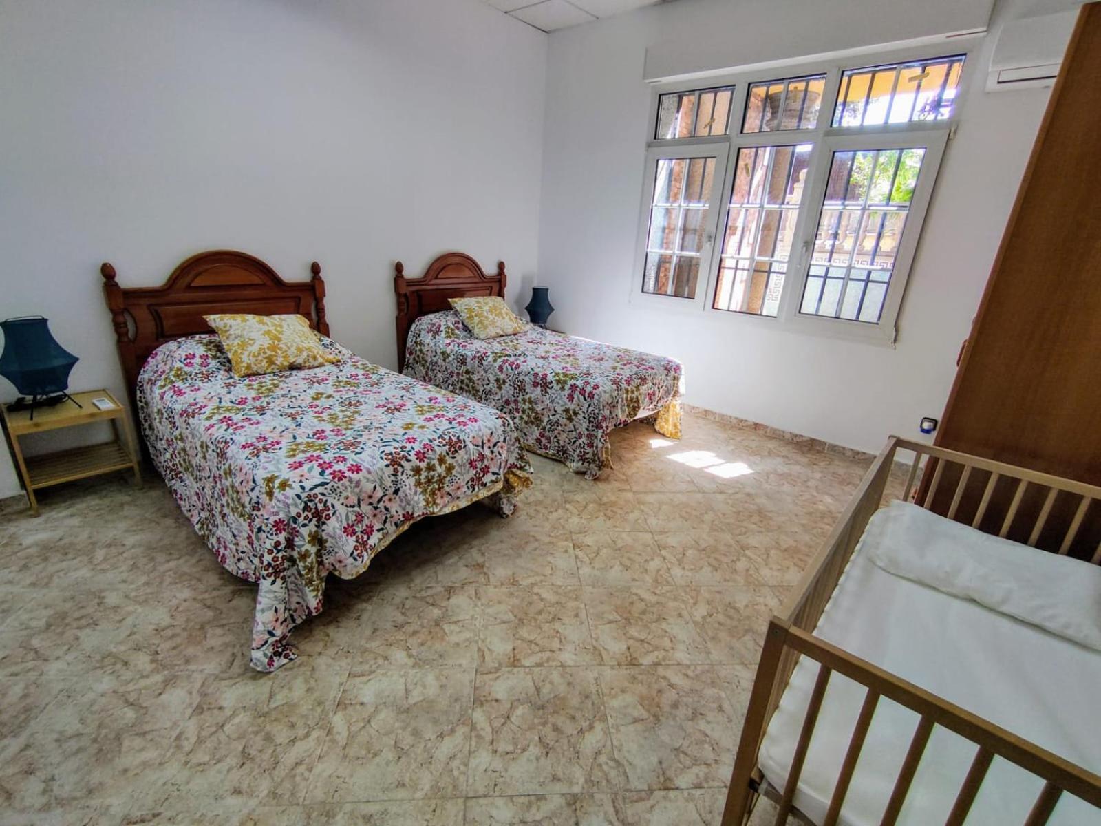 Preciosa Villa Para Grupos Grandes Con Piscina Y Bbq Касаррубиос-дель-Монте Экстерьер фото